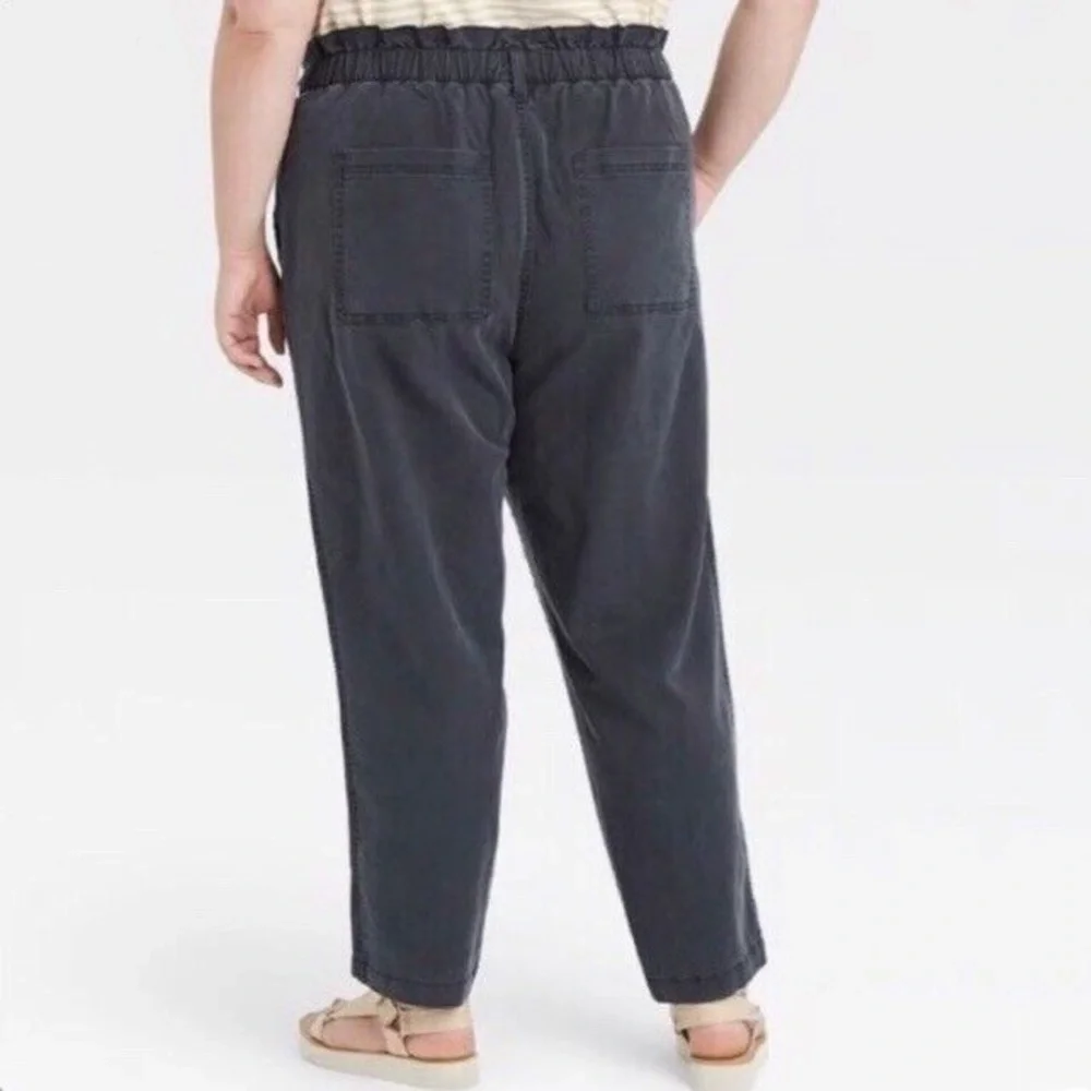 Universal Thread Super-High Rise Taper Jeans Black 22 - Picture 3 of 3